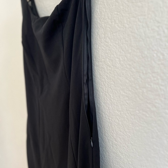 NWOT Steal a Glance Black One-Shoulder Asymmetrical Midi Dress - Picture 7 of 8